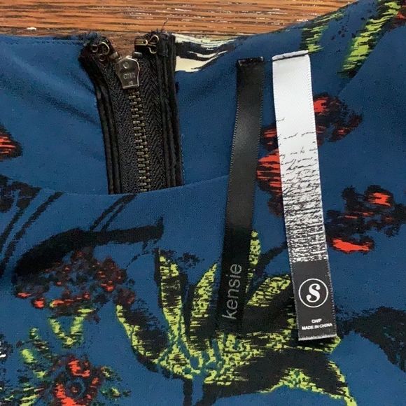 Kensie Floral Dress - Picture 2 of 3